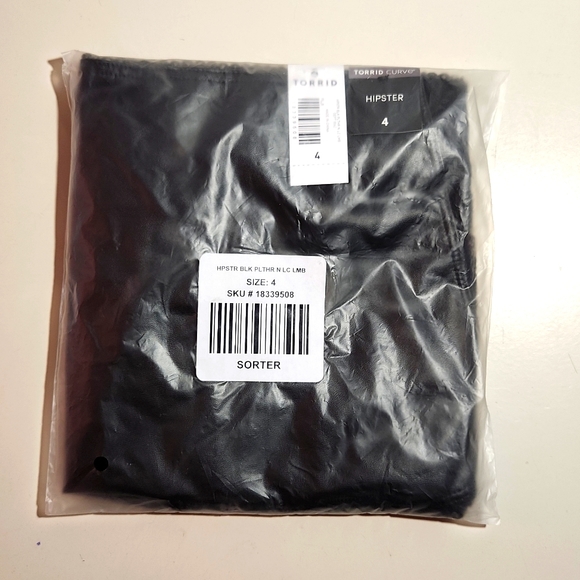 ❤️NWT VINTAGE TORRID PANTY - FAUX LEATHER & LACE MID RISE HIPSTER PANTY LINGERIE - Picture 4 of 7